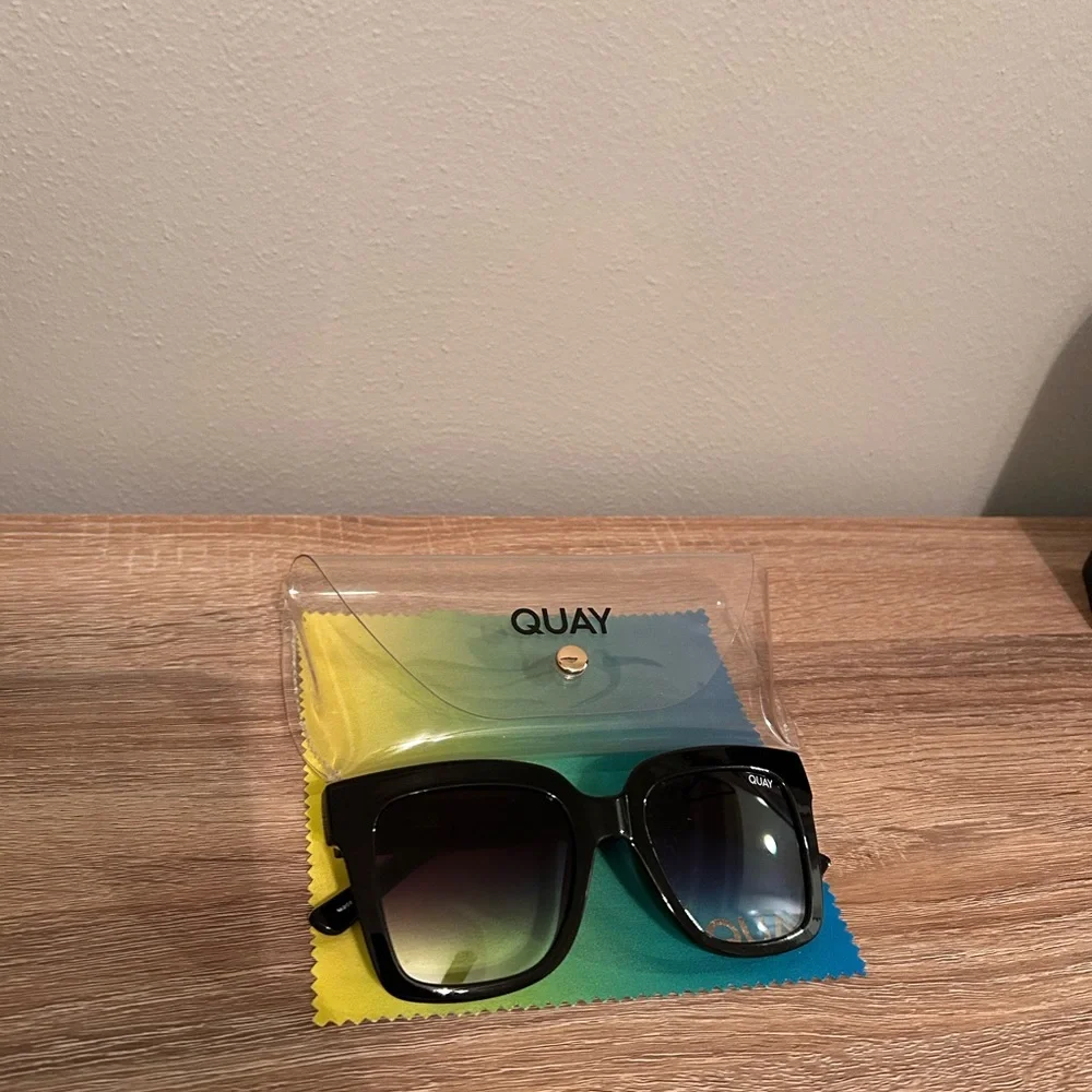 Quay Australia Icy Black Gradient Sunglasses - Picture 3 of 3